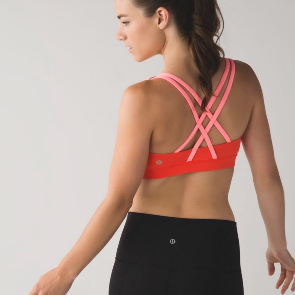 Lululemon Energy Bra in Alarming Grapefruit